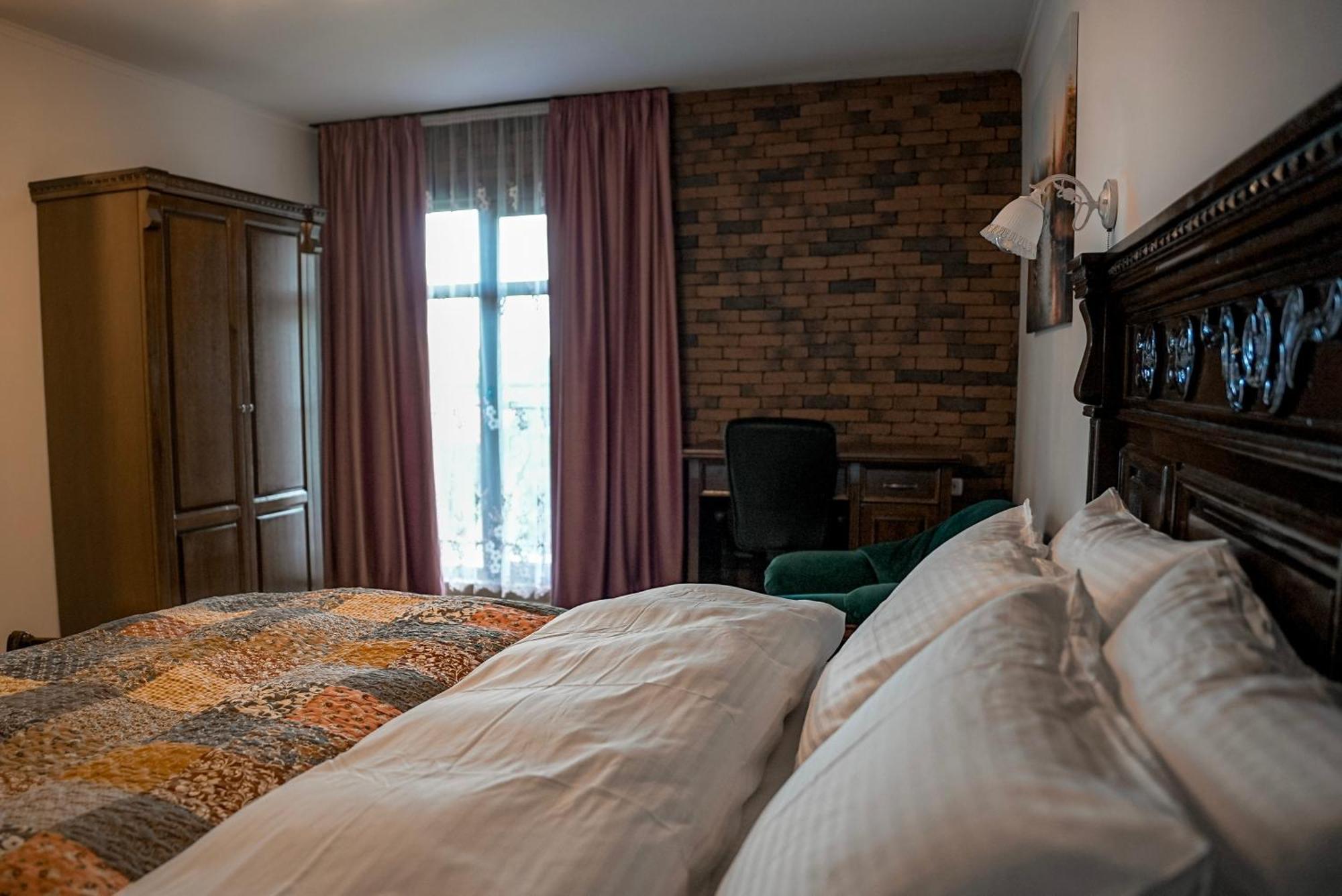 Ghimbav Boutique Marlen Bed & Breakfast エクステリア 写真
