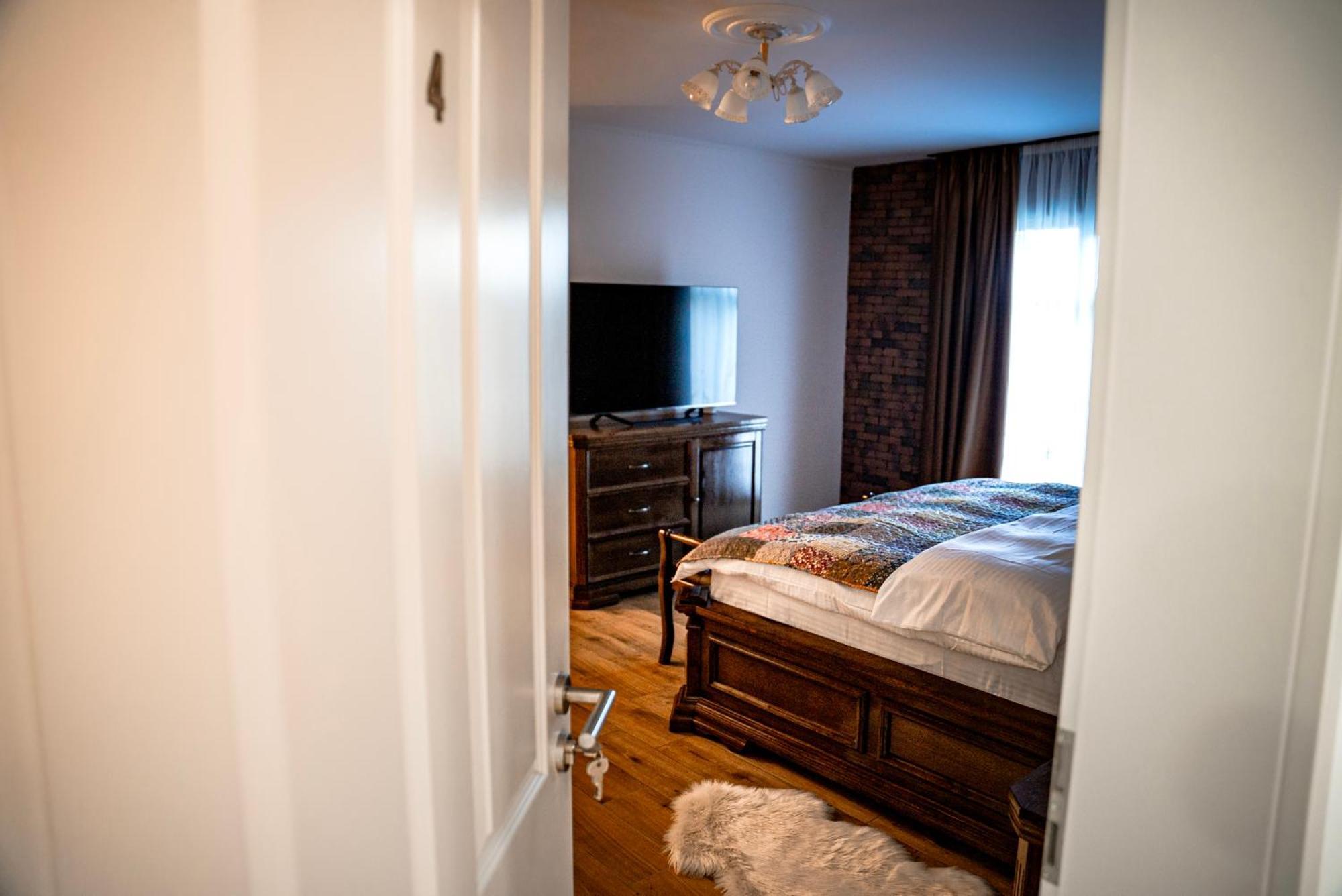 Ghimbav Boutique Marlen Bed & Breakfast エクステリア 写真